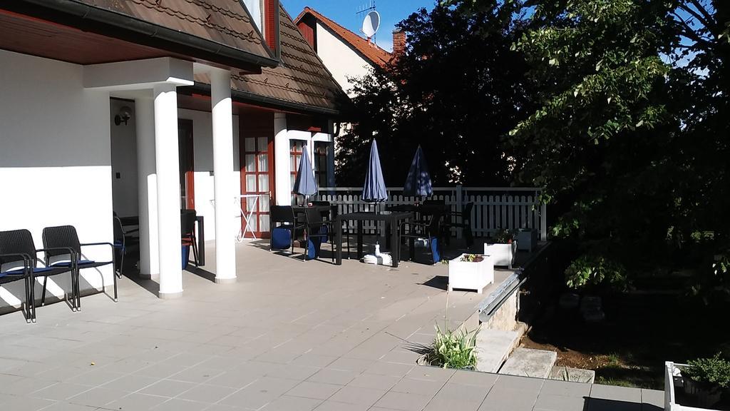 Szilvia Gaestehaus Buk Exterior photo